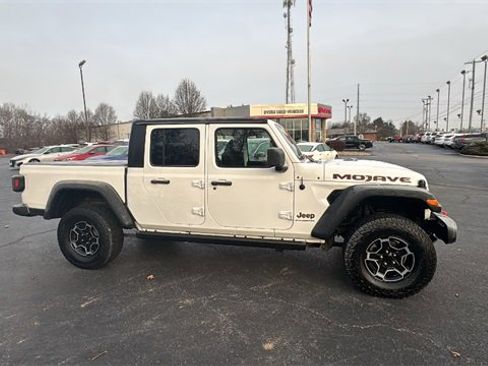 Used 2023 Jeep Gladiator Mojave w/ Cold Weather Group image 27