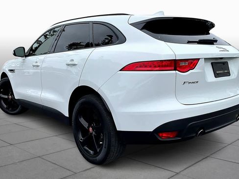Used 2018 Jaguar F-PACE Premium image 11