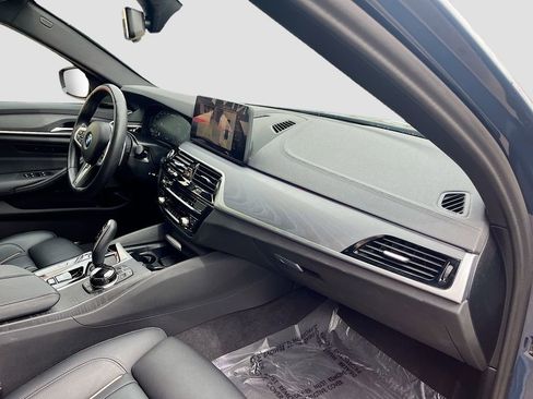 Used 2023 BMW M550i xDrive w/ Executive Package AWD/4WD image 30