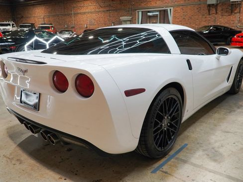 Used 2007 Chevrolet Corvette Coupe w/ Preferred Equipment Group RWD image 17