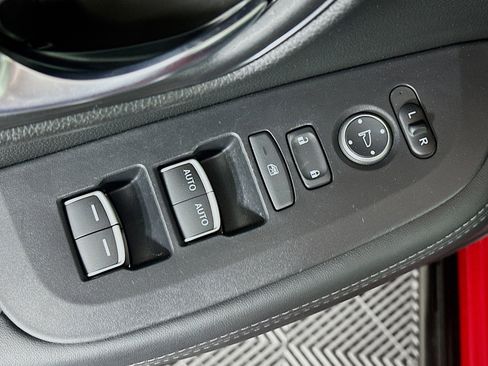 Used 2024 Honda HR-V EX-L image 15