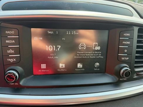 Used 2019 Kia Sorento AWD image 12