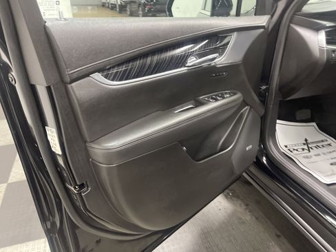 Used 2024 Cadillac XT6 Premium Luxury image 10