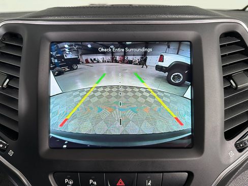 Used 2023 Jeep Cherokee Altitude Lux w/ Lux Elite Package image 5