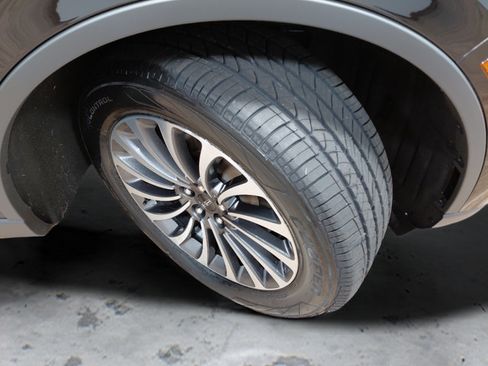 Used 2024 Lincoln Aviator AWD w/ Premium Package image 10