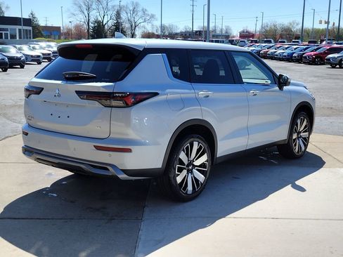 New 2026 Mitsubishi Outlander SE AWD/4WD image 16