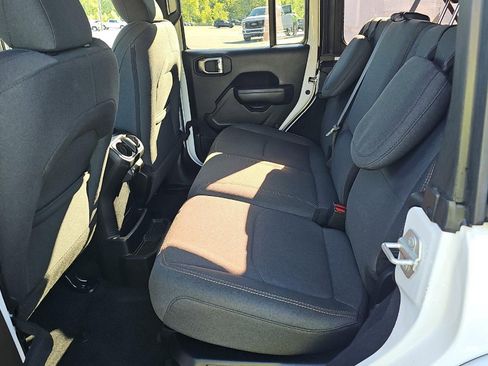 Used 2024 Jeep Wrangler Unlimited AWD/4WD image 10