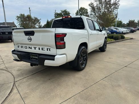 New 2026 Nissan Frontier SV image 4