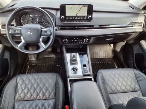 Used 2022 Mitsubishi Outlander SEL image 3