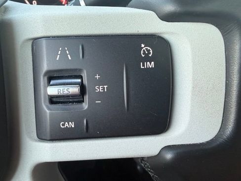 Used 2023 Land Rover Defender 110 SE AWD/4WD image 19