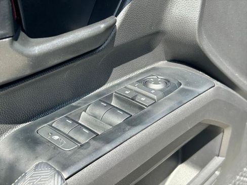Certified 2025 Toyota Tacoma SR5 AWD/4WD image 22