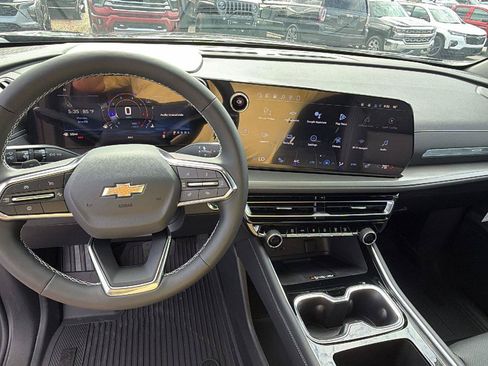 New 2026 Chevrolet Traverse LT w/ Sun and Wheel Package FWD image 20