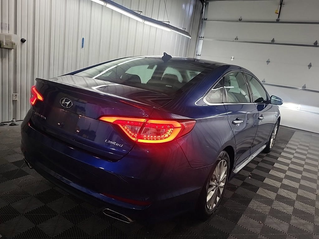 Used 2015 Hyundai Sonata Limited w/ Option Group 05 FWD image 12