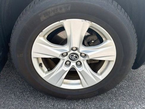 Used 2020 Toyota RAV4 XLE w/ Convenience Package AWD/4WD image 7