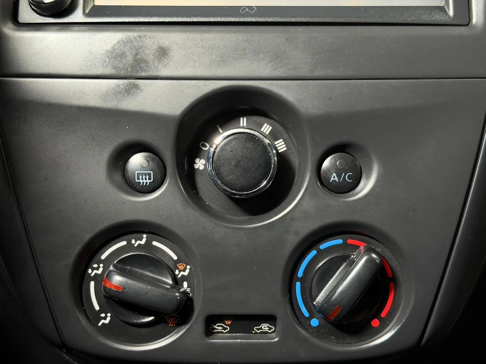 Used 2019 Nissan Versa S Plus FWD image 31