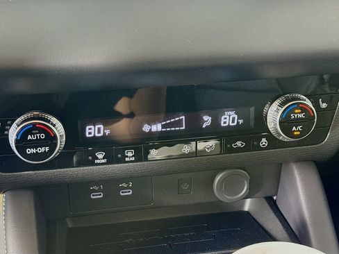 New 2026 Mitsubishi Outlander SE image 16