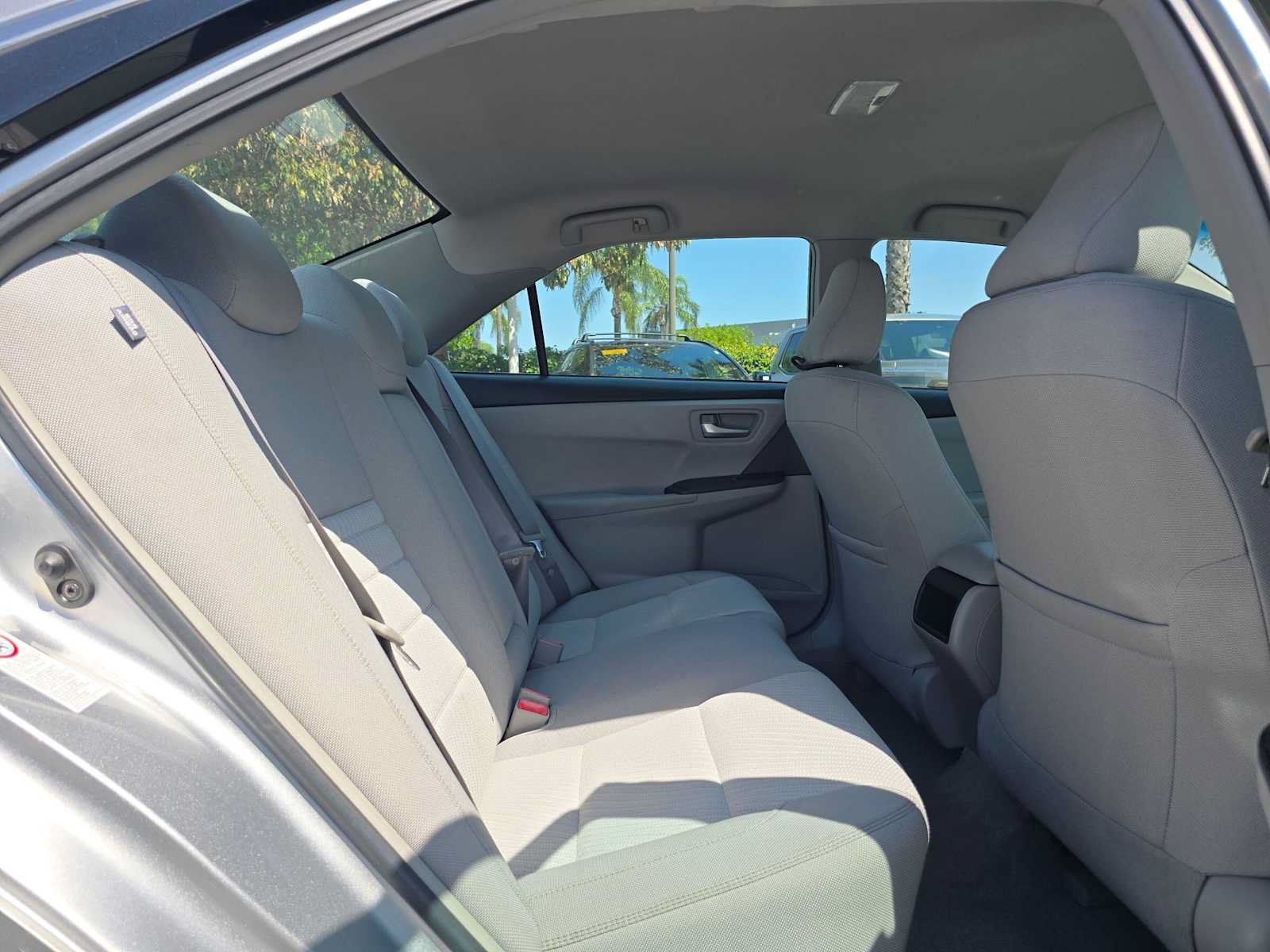 Used 2017 Toyota Camry LE FWD image 12