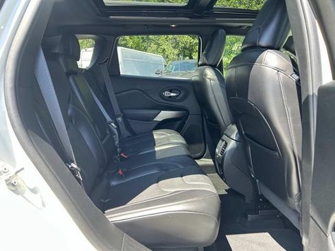 Used 2019 Jeep Cherokee High Altitude AWD/4WD image 17