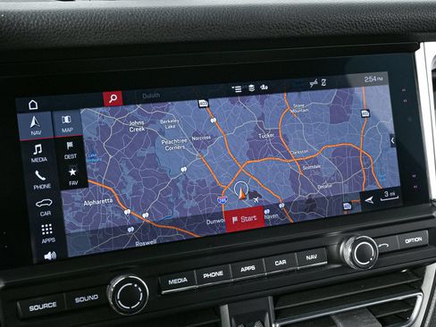 Certified 2020 Porsche Macan AWD/4WD image 15