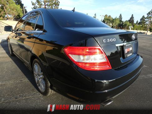 Used 2009 Mercedes-Benz C 300 Sedan image 10