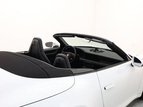 Used 2025 Porsche 911 Carrera RWD image 65