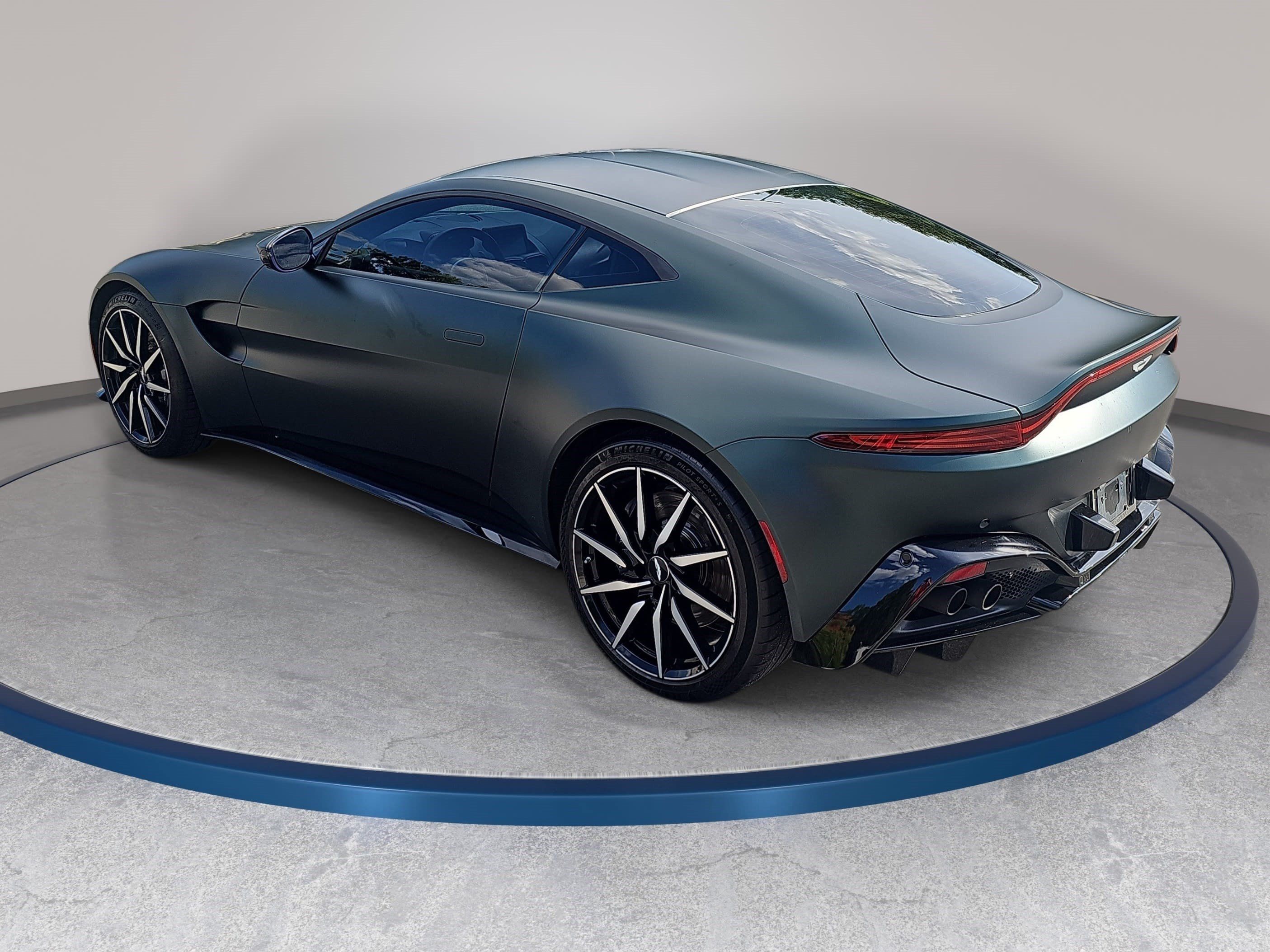 Used 2019 Aston Martin V8 Vantage Coupe RWD image 7
