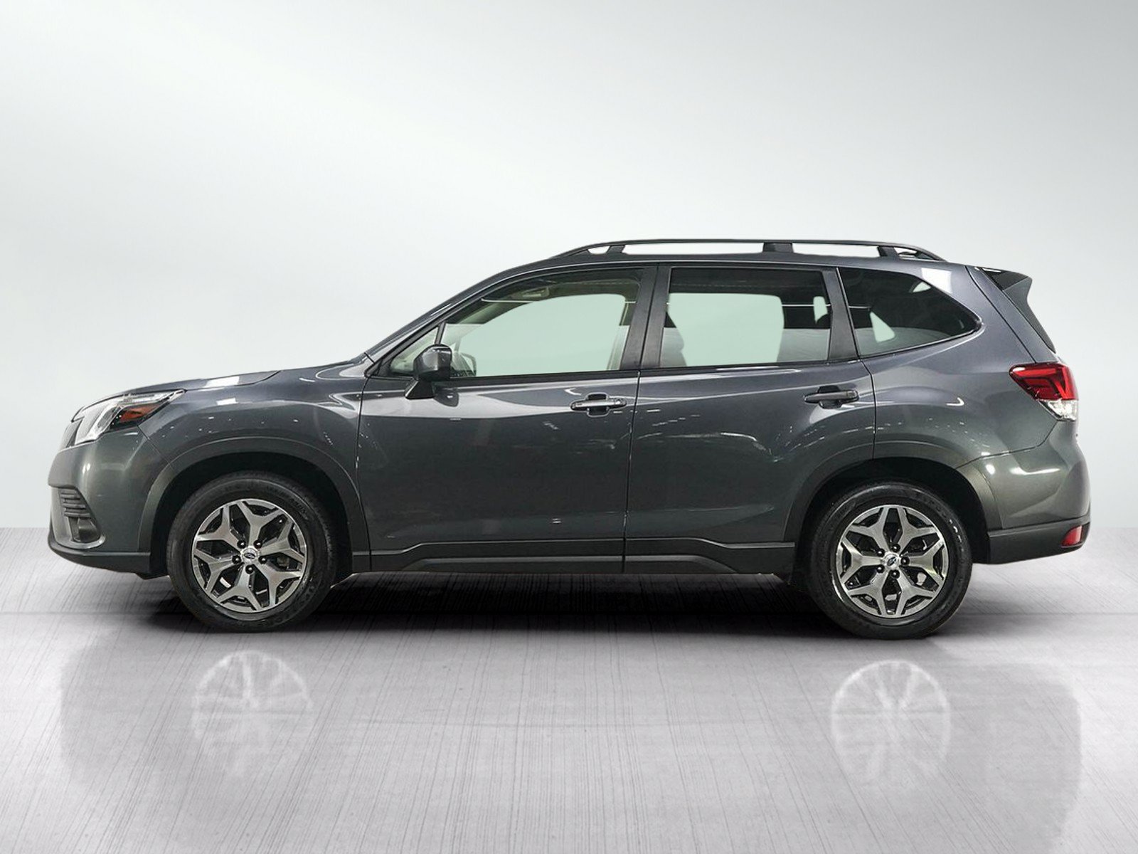 Used 2024 Subaru Forester Premium AWD/4WD image 2