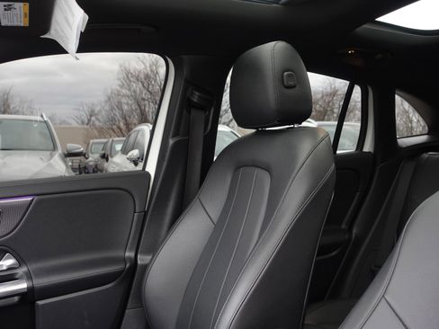 Used 2022 Mercedes-Benz GLA 250 GLA 250 4MATIC SUV image 13