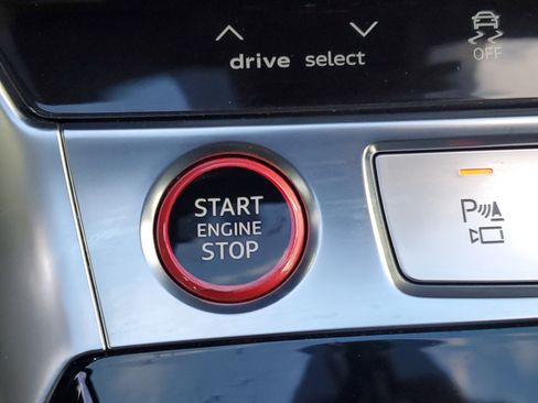 Used 2021 Audi RS 7 Sportback w/ Carbon Optic Package image 32