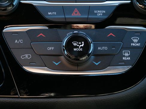 New 2026 Chrysler Pacifica Select image 18