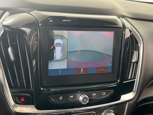 Used 2019 Chevrolet Traverse LT w/ LT Premium Package AWD/4WD image 14