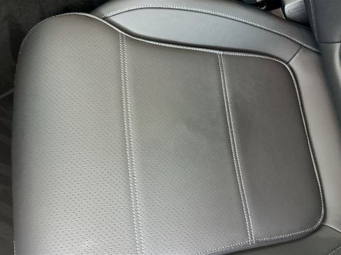 Used 2025 Mercedes-Benz C 300 Sedan image 21