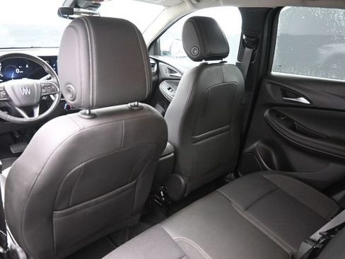 Used 2025 Buick Encore GX Preferred AWD/4WD image 32