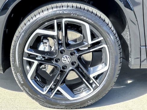 New 2026 Volkswagen Tiguan SEL R-Line AWD/4WD image 25