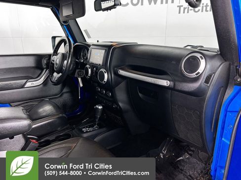 Used 2015 Jeep Wrangler Unlimited Rubicon AWD/4WD image 27