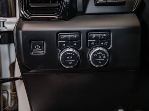 Used 2025 GMC Sierra 3500 AT4 image 17