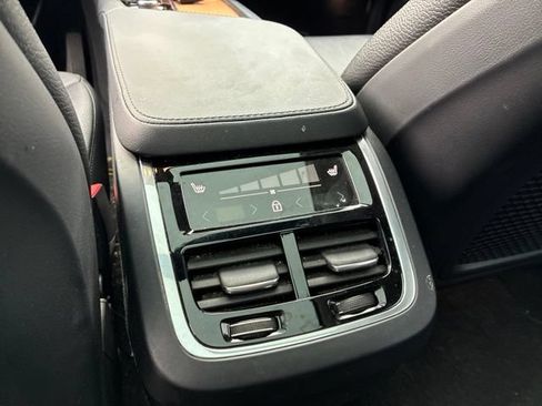 Used 2023 Volvo XC90 B6 Plus AWD/4WD image 19