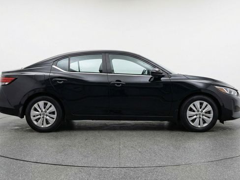 Used 2025 Nissan Sentra S FWD image 11