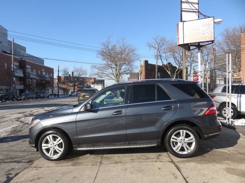 Used 2014 Mercedes-Benz ML 350 ML 350 4MATIC AWD 4dr SUV image 7