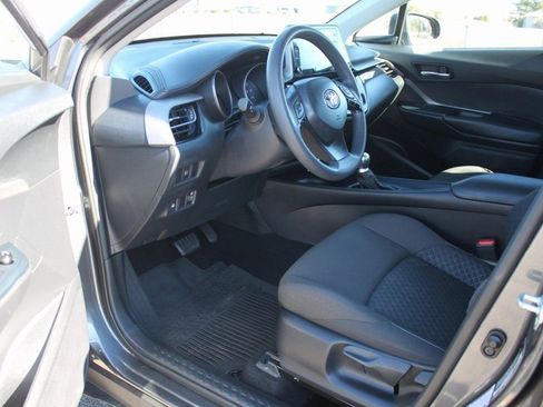 Used 2021 Toyota C-HR LE image 11