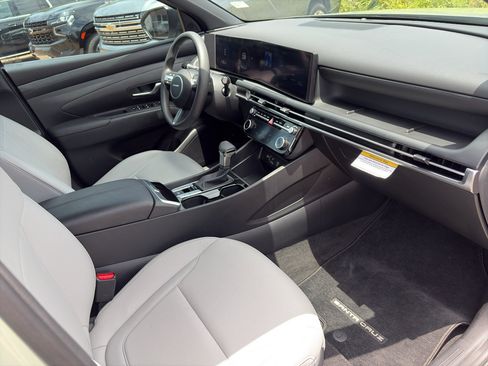 Certified 2026 Hyundai Santa Cruz SEL FWD image 14