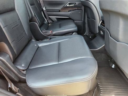 Used 2025 Lexus GX 550 w/ Cold Area Package AWD/4WD image 29
