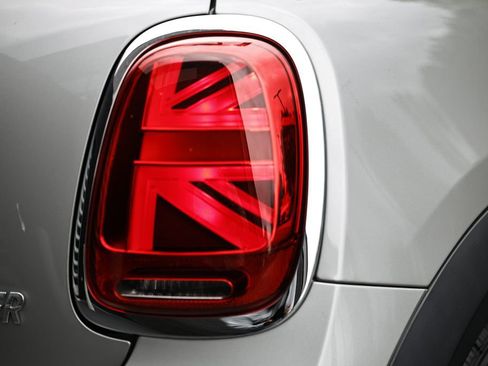 Used 2024 MINI Cooper 2-Door Hardtop FWD image 8