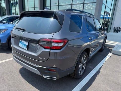 Used 2025 Honda Pilot Elite image 9