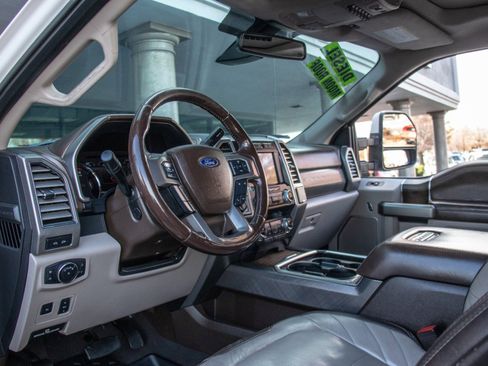 Used 2019 Ford F350 Limited image 11