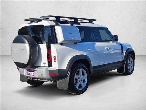 Used 2022 Land Rover Defender 110 S image 5