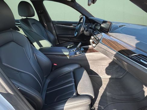 Used 2019 BMW 530i 530i w/ Convenience Package image 41