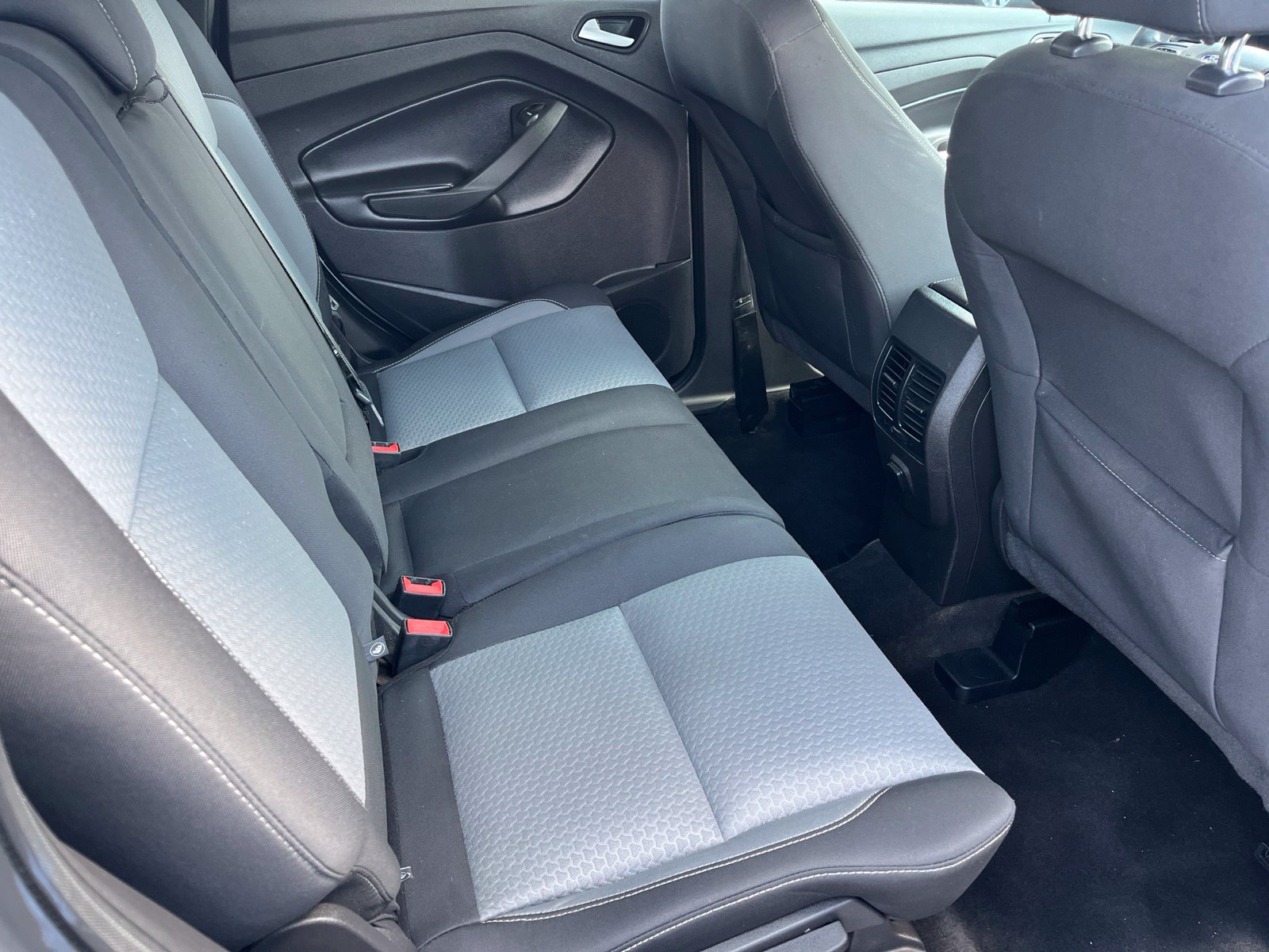 Used 2017 Ford Escape SE FWD image 16