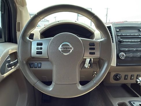 Used 2012 Nissan Frontier SV w/ SV Premium Utility Pkg AWD/4WD image 21
