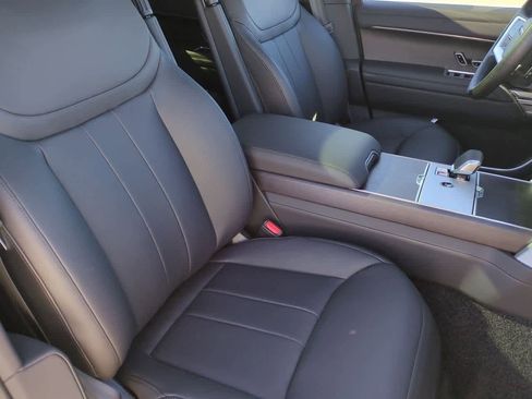 New 2025 Land Rover Range Rover SE image 22